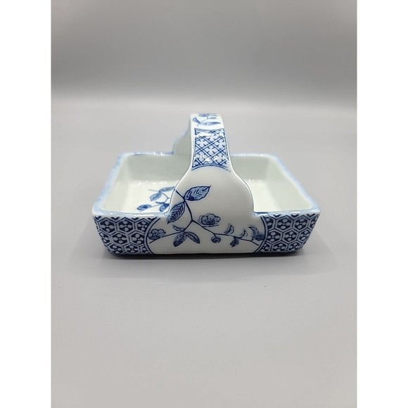 Fitz & Floyd Japan Square Trinket Basket Blue and White With Flowers Handle - Picture 4 of 13